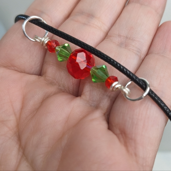 Merry Christmas Holiday Necklace Red Green Glass Beads Simple Sweet Handmade - Picture 7 of 12